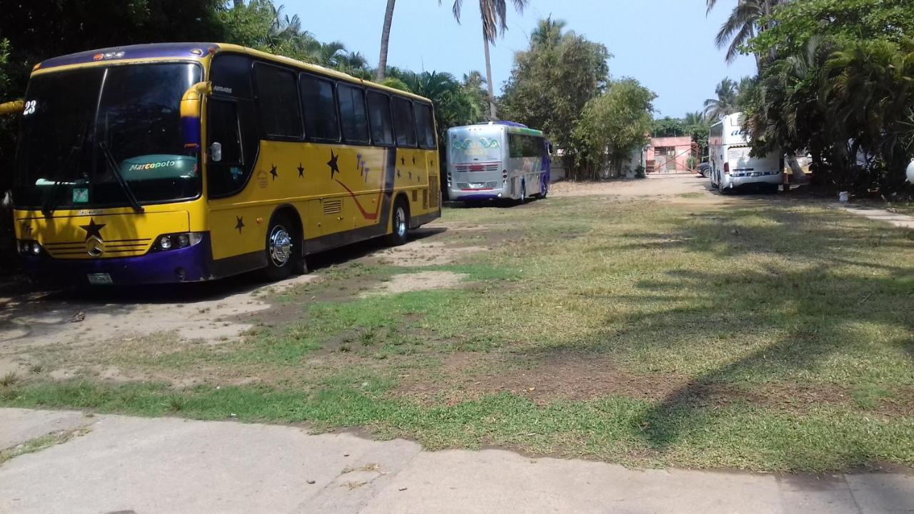 Delfin Playa Azul Lazaro Cardenas (Michoacan) Exterior foto